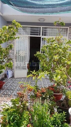 Chính chủ bán nhà mặt tiền Bình Tân, 3 tầng, pháp lý đầy đủ, giá mềm
