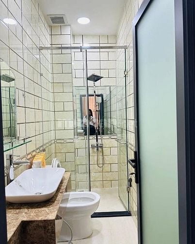Ngộp Bank bán nhà đường Phổ Quang,P2, Tân Bình.Chì 2,3tỷ.65m2. Hẻm5m