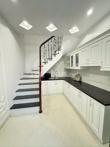 Bán nhà ngõ 20 phố Cát Linh, gần Quốc Tử Giám, DTSD 90m2, 3 tầng