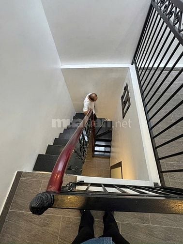 Bán nhà ngõ 20 phố Cát Linh, gần Quốc Tử Giám, DTSD 90m2, 3 tầng