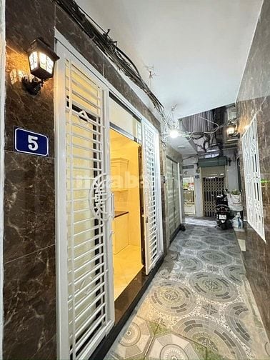 Bán nhà ngõ 20 phố Cát Linh, gần Quốc Tử Giám, DTSD 90m2, 3 tầng