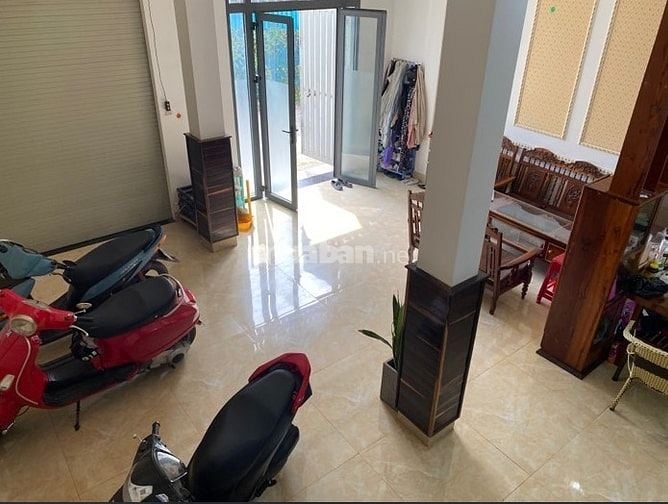 BÁN NHÀ BIỆT THỰ NỘI THẤT ĐẸP – Ô TÔ NGỦ TRONG NHÀ – HIỆP BÌNH PHƯỚC, 