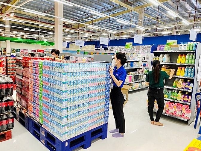 Tuyển Gấp Nam, Nữ Trung Tuổi Phụ Bán Hàng Đi Làm Ngay Tại TP.HCM