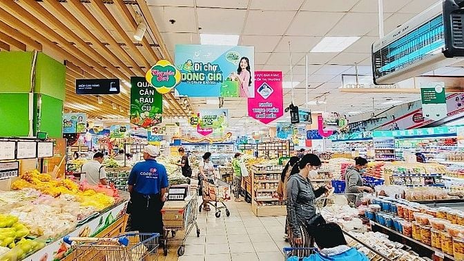 Tuyển Gấp Nam, Nữ Trung Tuổi Phụ Bán Hàng Đi Làm Ngay Tại TP.HCM