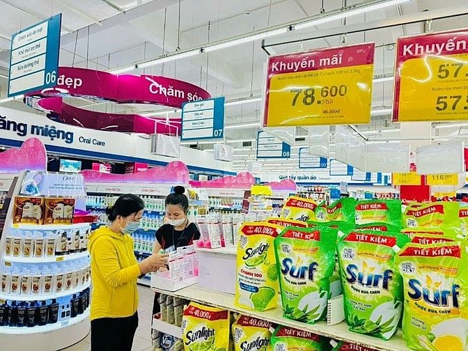 Tuyển Gấp Nam, Nữ Trung Tuổi Phụ Bán Hàng Đi Làm Ngay Tại TP.HCM