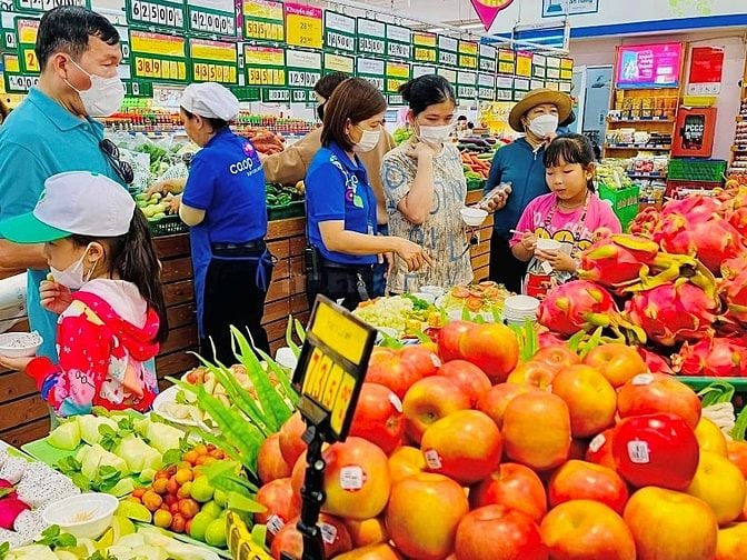 Tuyển Gấp Nam, Nữ Trung Tuổi Phụ Bán Hàng Đi Làm Ngay Tại TP.HCM