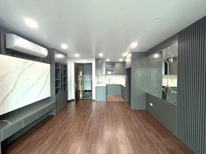 PHÂN LÔ - Ô TÔ ĐỖ CỬA - 7 TẦNG - THANG MÁY - NHÀ MỚI - 2 THOÁNG