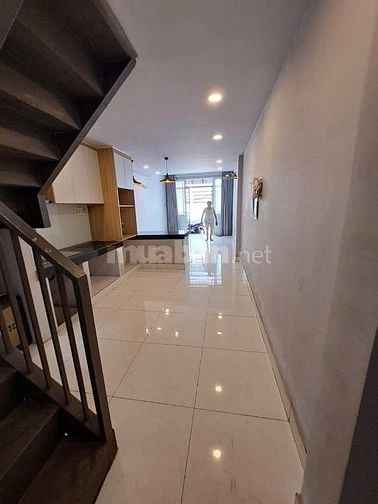 cho thuê nhà 3 dài 10 đúc lầu hẻm ô tô P15