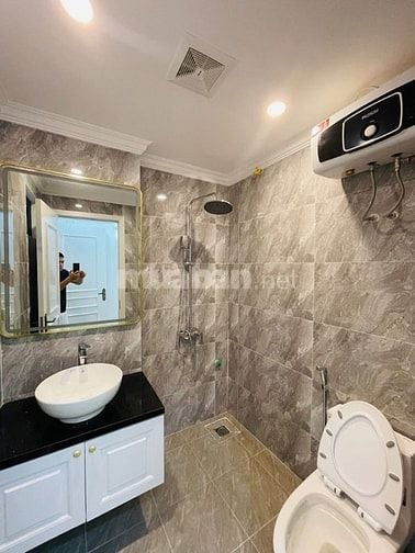 DƯƠNG VĂN BÉ-DT40m² x 6TẦNG-THANG MÁY-ÔTÔ VÀO NHÀ-20m RA PHỐ-13TỶ500