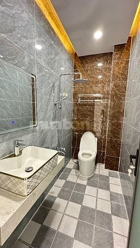 Chủ Giảm Cần Bán Gấp Căn Nhà Sát Chợ Bệnh Viện Lê văn Quới 