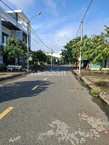 Bán lô đất Đường số 2 khu phố cầu xây thị trấn Thủ Thừa Tỉnh Long An