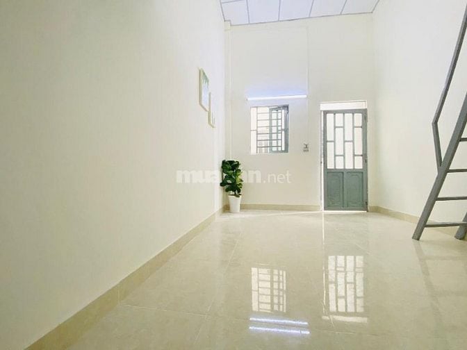 PHÒNG RỘNG CÓ GÁC 25M2 - TÂN PHÚ - HÒA BÌNH - WIFI FREE