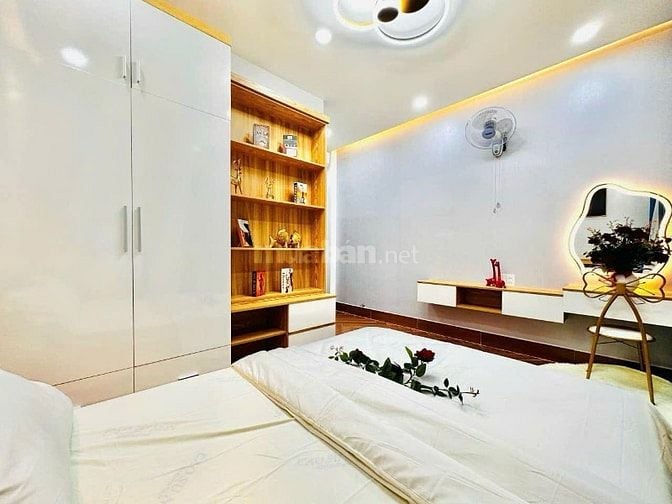 Xoay tiền bán gấp nhà 47m2 Nguyễn Trọng Tuyển, P1, Tân Bình. Sổ sẵn