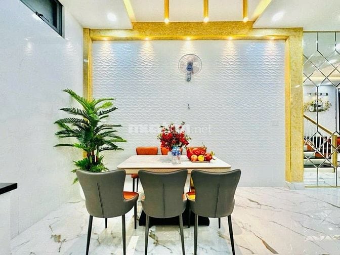 Xoay tiền bán gấp nhà 47m2 Nguyễn Trọng Tuyển, P1, Tân Bình. Sổ sẵn