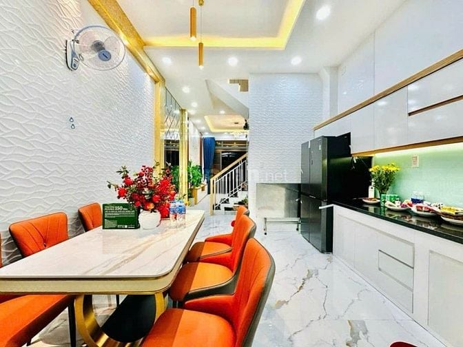 Xoay tiền bán gấp nhà 47m2 Nguyễn Trọng Tuyển, P1, Tân Bình. Sổ sẵn
