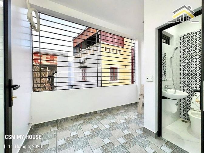 Bán nhà đường số 18 - 1 trệt 2 lầu. Giá 1,980 tỷ - DT:65m2. Ngay chợ