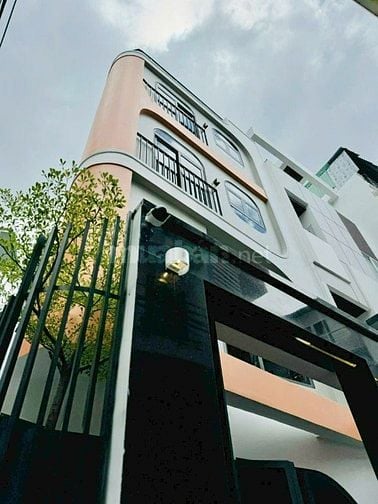 Nhà 33m2 Huỳnh Văn Bánh gần ngã 4 Lê Văn Sỹ. Giá 1,8 tỷ xây 3 tầng