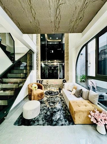 Nhà 33m2 Huỳnh Văn Bánh gần ngã 4 Lê Văn Sỹ. Giá 1,8 tỷ xây 3 tầng