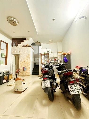 Nhà 3 lầu hẻm Phan Đăng Lưu, P7, Q.Phú Nhuận, cách mặt tiền đường 30m