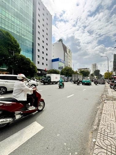 Nhà 3 lầu hẻm Phan Đăng Lưu, P7, Q.Phú Nhuận, cách mặt tiền đường 30m