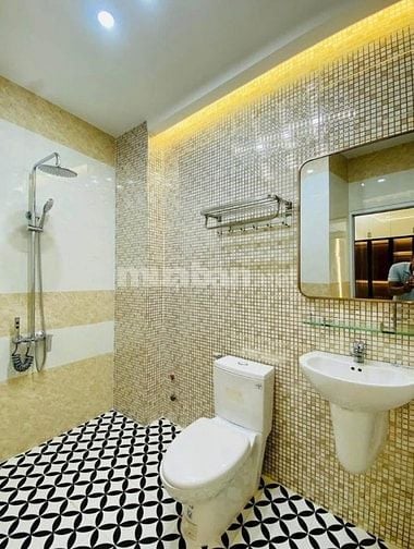 🏡 [🔥 CHỈ 4.28 TỶ] NHÀ ĐẸP NGUYỄN VĂN TRỖI – 1 TRỆT 2 LẦU HẺM XE HƠI