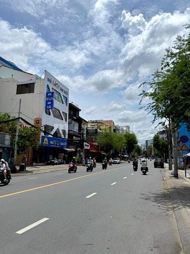 🌷 🌷 🌷 BÁN NHÀ MẶT TIỀN NGANG 21M : 1 NGUYỄN GIA TRÍ - P. 25 - Q. BT