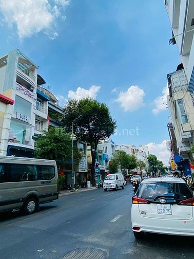  Bán nhà Mặt tiền Võ Văn Tần, P.5, Q.3, DT: 4.1 x 22m, CN 90m2, cấp 4