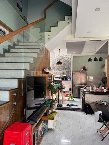 Bán nhà 2 lầu giá 5,5 tỷ phường BTT TP Thủ Đức