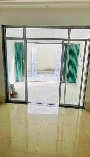 Nhà 3 tầng cách Hoàng Văn Thụ 30m hẻm xe hơi nhỏ