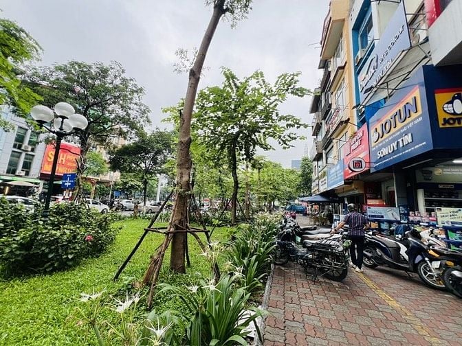Siêu Phẩm!!! nhà mặt phố Thanh Nhàn, Dt 125m2, 5t, Mt 9m, đầu tư tốt.