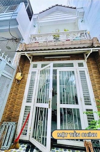 Nhà mới, 1 trệt 1 lầu, có sân riêng, thoáng, 100m ra CMT8