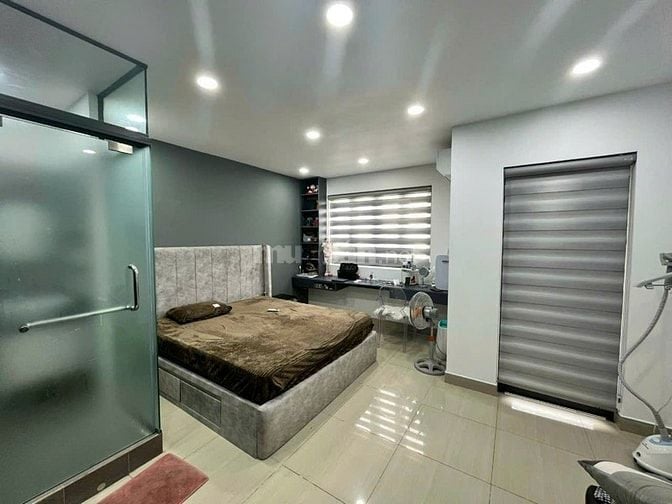 Bán căn góc đường vĩnh hội.P4.Q4,dt:9x8.5m,giá:16.5tỷ(4lầu)