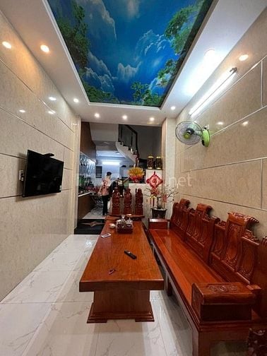 Nhà nội thất cao cấp khu Hoàng anh Gia Lai nở hậu 