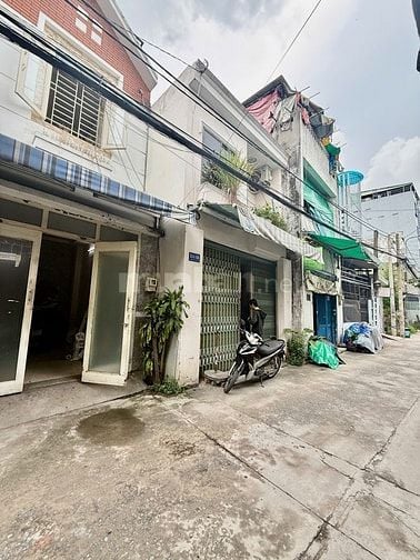 bán gấp nhà mt kinh doanh đường TCH18 gần DH GTVT 40M2 gía 3.8 tỷ tl