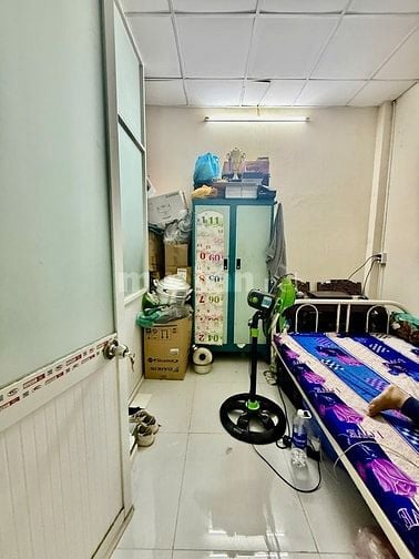 bán gấp nhà mt kinh doanh đường TCH18 gần DH GTVT 40M2 gía 3.8 tỷ tl