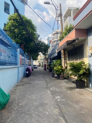 Bán nhà Hẻm xe hơi Lê Đại Hành, P.11, Q.11, DT: 3.9 x 25m, 3 lầu