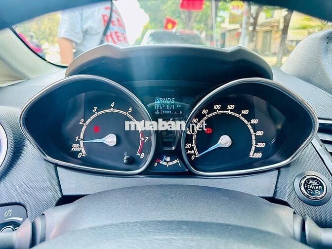 Ford Fiesta 2018 1.5 AT Titanium - 85000 km