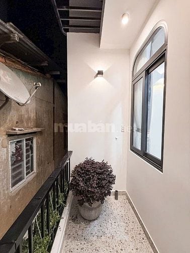 Nhà tuyệt đẹp DT:3x10,5m CAO CẤP hẻm Hoàng Văn Thụ, P9, Q.Phú Nhuận.