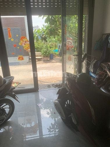 Cho thuê nguyên lầu 3 gồm 2 phong ngủ riêng biệt 