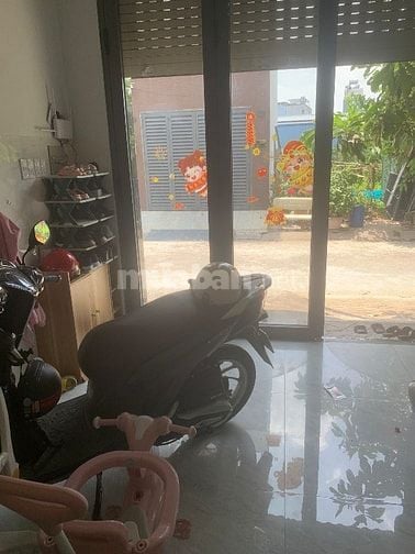 Cho thuê nguyên lầu 3 gồm 2 phong ngủ riêng biệt 