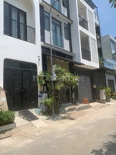 Cho thuê nguyên lầu 3 gồm 2 phong ngủ riêng biệt 
