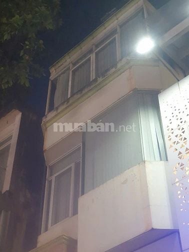 Cho thuê nhà mặt tiền đường Lê Hồng Phong, Phường 2, Quận 10