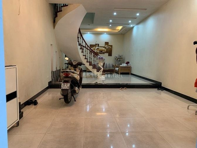 Ô tô vào nhà! Nhà đẹp! Phố Nguyễn Phúc Lai 60m2, 3.5 tầng, Mt5m
