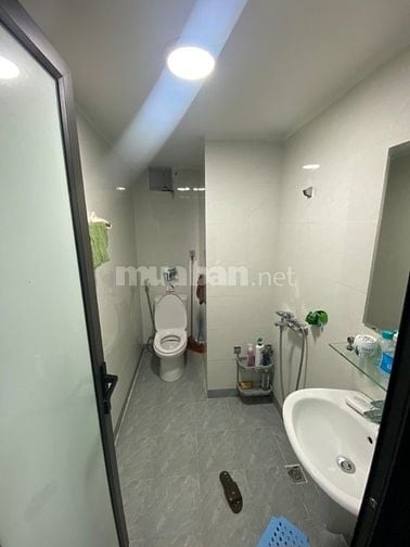 Bán gấp chung cư đường Nguyễn Cơ Thạch, giá hợp lý, 3 ngủ, 6,8 tỷ.