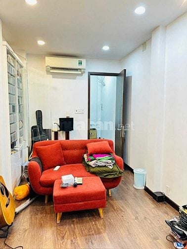 CẦN TIỀN BÁN GẤP LÊ VĂN Sỹ.Q3 GIÁ 4Tỷ6. DT35m2. 3,5X10. 3TẦNG.HẺM 3MM