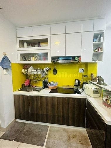 CẦN TIỀN BÁN GẤP LÊ VĂN Sỹ.Q3 GIÁ 4Tỷ6. DT35m2. 3,5X10. 3TẦNG.HẺM 3MM