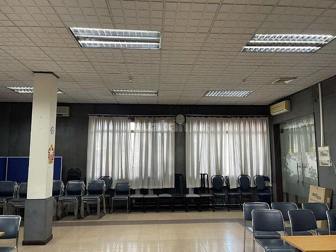 Cho thuê văn phòng ngay gần nhà Thờ Đức Bà, Bưu Điện Thành Phố. 