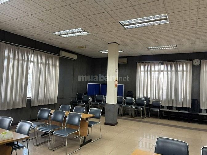 Cho thuê văn phòng ngay gần nhà Thờ Đức Bà, Bưu Điện Thành Phố. 
