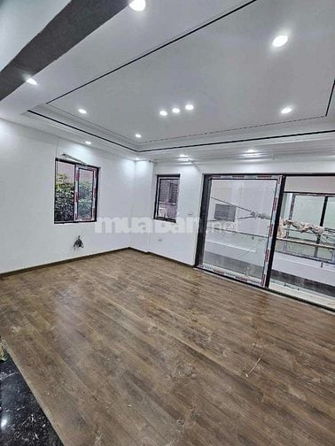 NHÀ LONG BIÊN  7 TẦNG, THANG MÁY, Ô TÔ ĐỖ TRONG NHÀ. Tài chính 9.1 tỷ