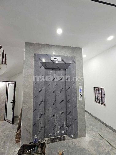 NHÀ LONG BIÊN  7 TẦNG, THANG MÁY, Ô TÔ ĐỖ TRONG NHÀ. Tài chính 9.1 tỷ